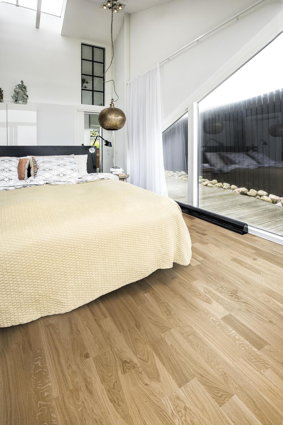 Parchet triplu stratificat Kahrs Stejar Verona Lac Ultra Mat, 2423 x 200 x 15 mm