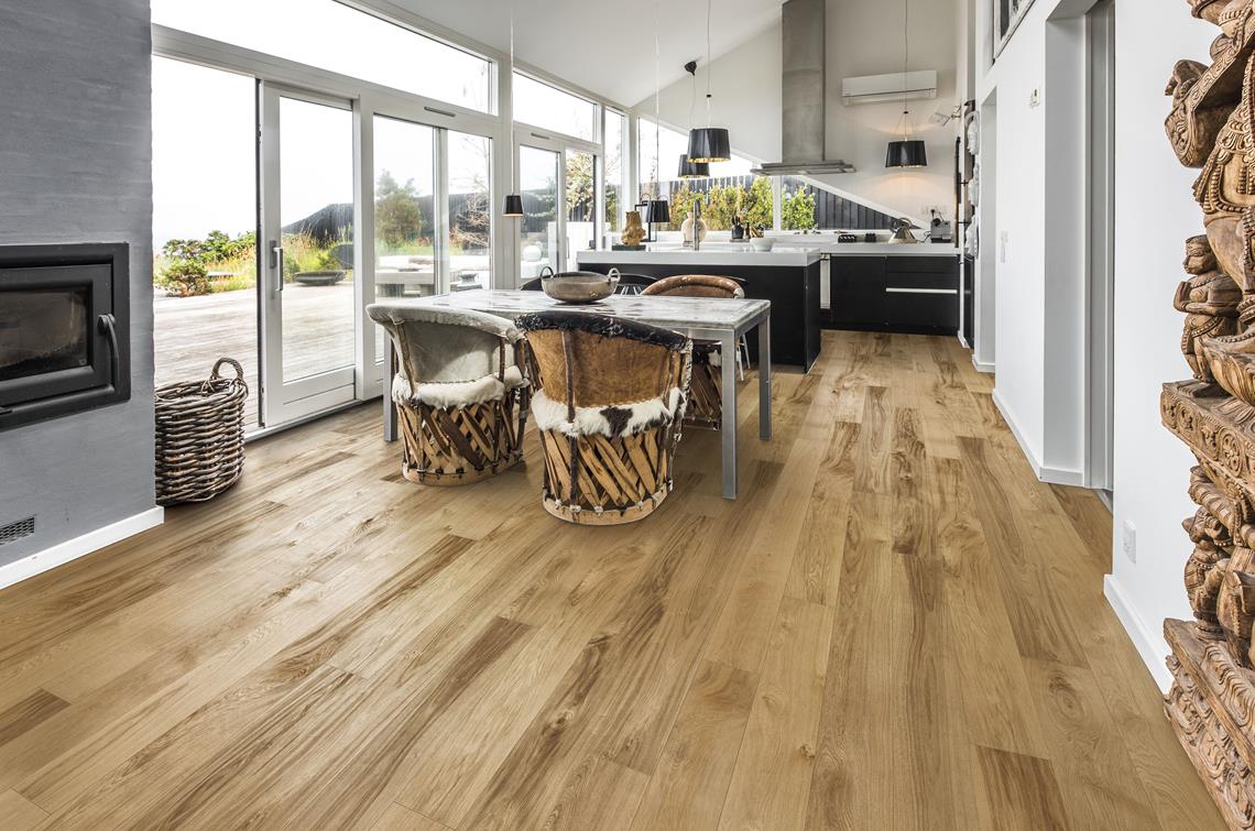 Parchet triplu stratificat Kahrs Stejar Burgundy, 2266 x 187 x 15 mm