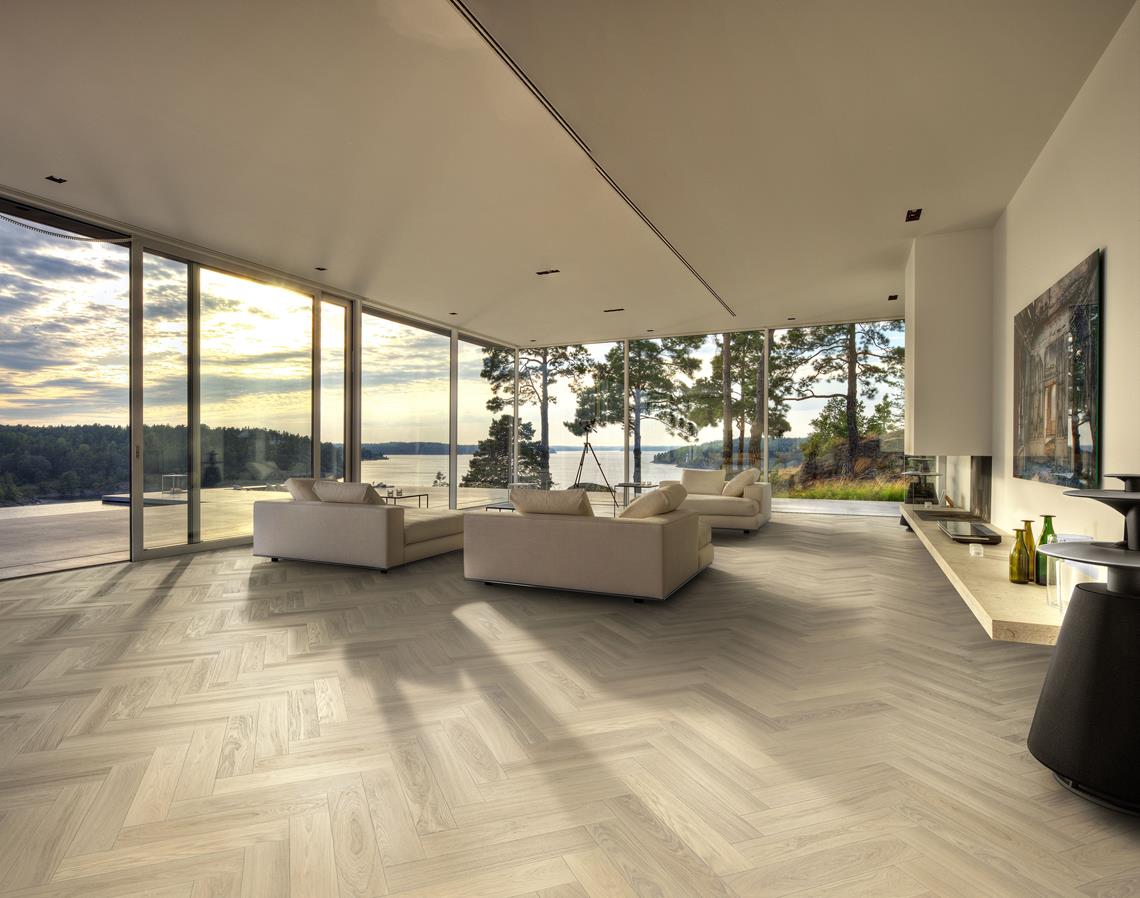 Parchet dublu stratificat Kahrs Herringbone Stejar AB Crème White Uleiat, 600 x 120 x 11 mm