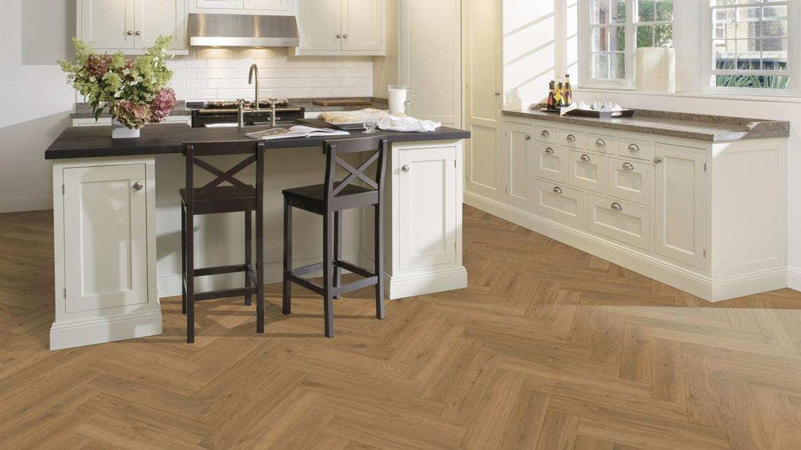 Parchet dublu stratificat Kahrs Herringbone Stejar CD Smoked Grey Uleiat, 600 x 120 x 11 mm