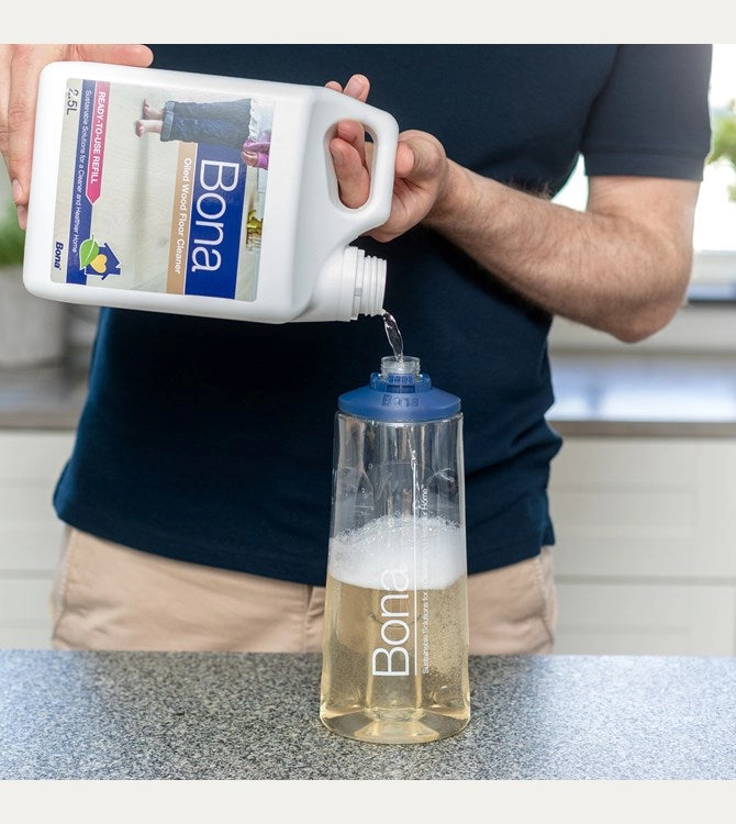 Mop cu pulverizator pentru parchet uleiat Bona Premium
