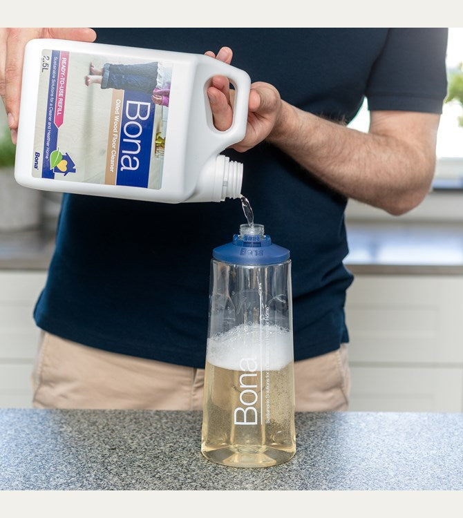 Detergent pentru curatare parchet uleiat Bona cartus 0.85L